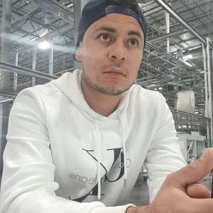 Meet your Posher, Moises